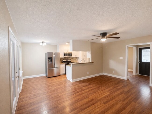 Building Photo - 1318 Epsilon St