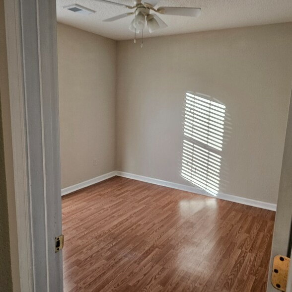 Building Photo - 205 Killian Green Dr