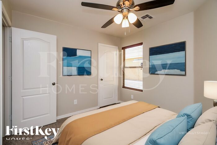 Building Photo - 914 W Desert Canyon Dr