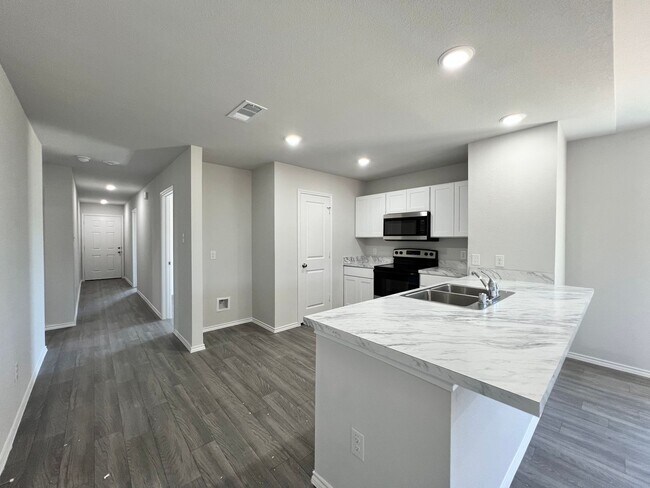 Building Photo - New Home in New Tolar Oaks Neighborhood