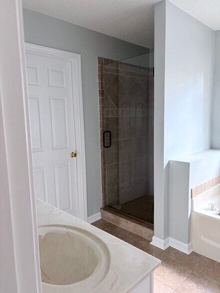 Building Photo - 25 Kingston Rd