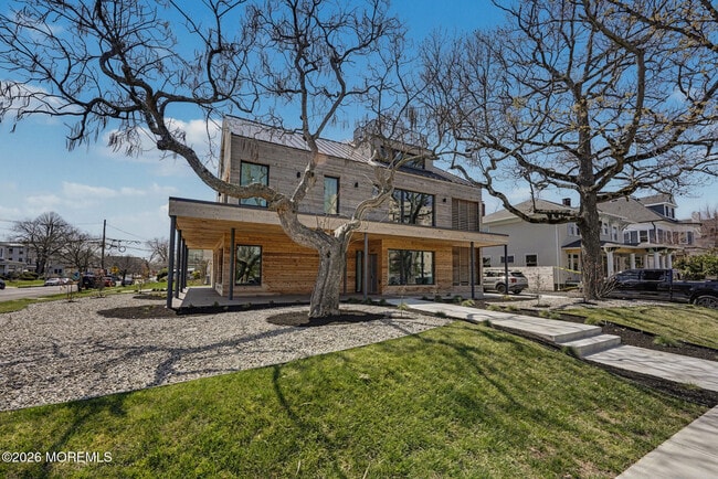Building Photo - 500 8th Ave