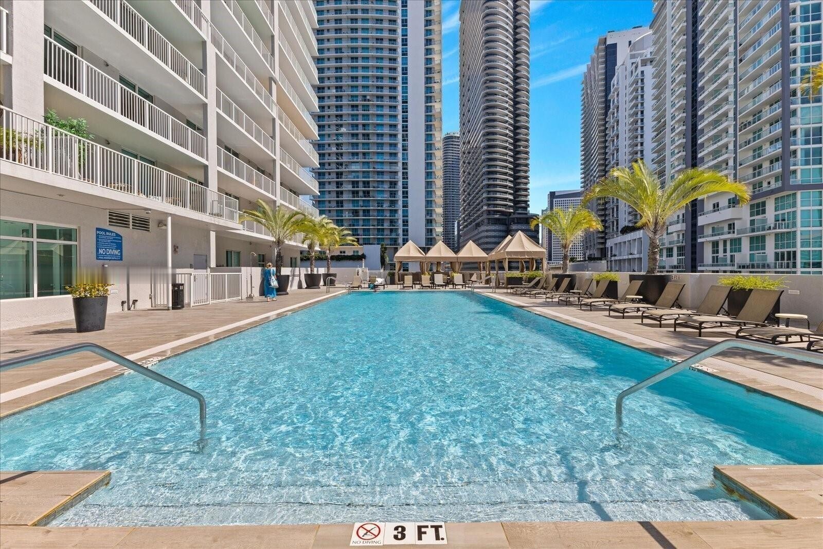 Building Photo - 1250 S Miami Ave