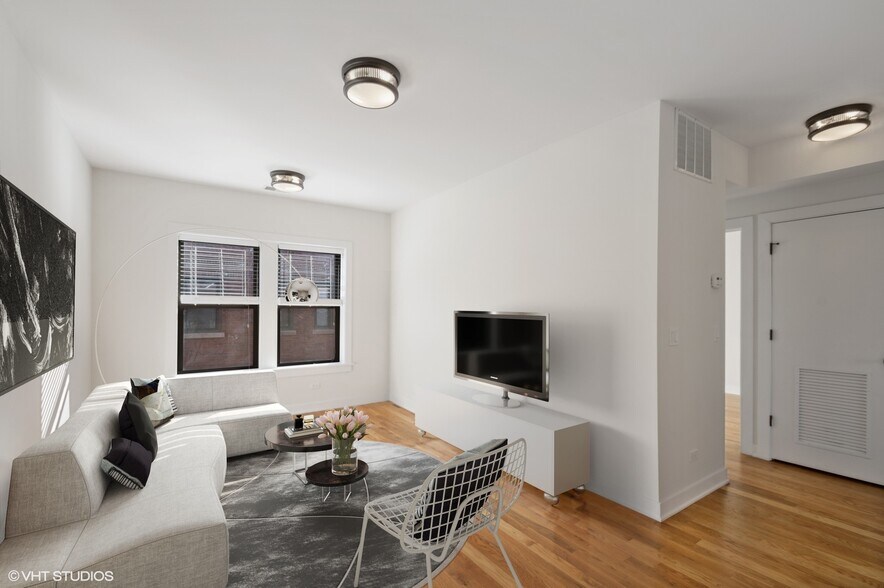 Building Photo - 2203 W Eastwood Ave