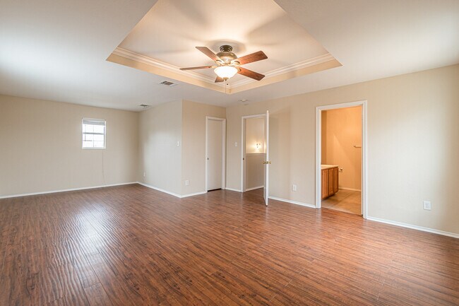 Building Photo - 137 Weeping Way