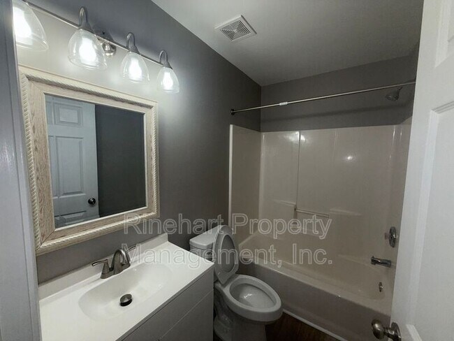 Building Photo - 1024 Cherry Meadow Ln