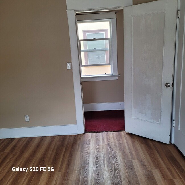 Building Photo - 1847 Wilcox Ave