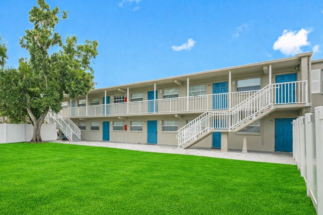 Interior Photo - Kenwood - Renovated 1 & 2 Bedrooms