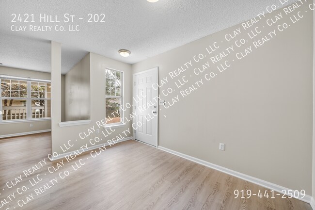 Building Photo - 2421 Hill St