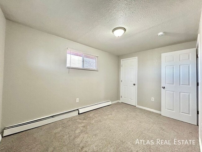 Building Photo - 874 Linley Ct