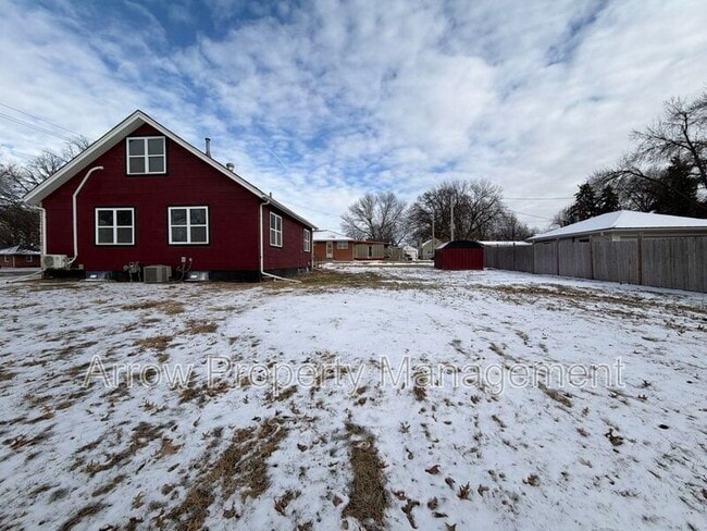 Building Photo - 6411 Adams St