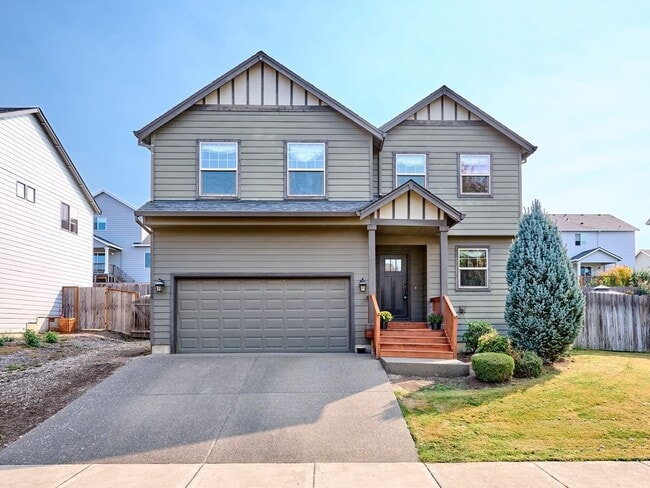 Primary Photo - Beautiful 4 bedroom/2.5 Bath Home On Large...