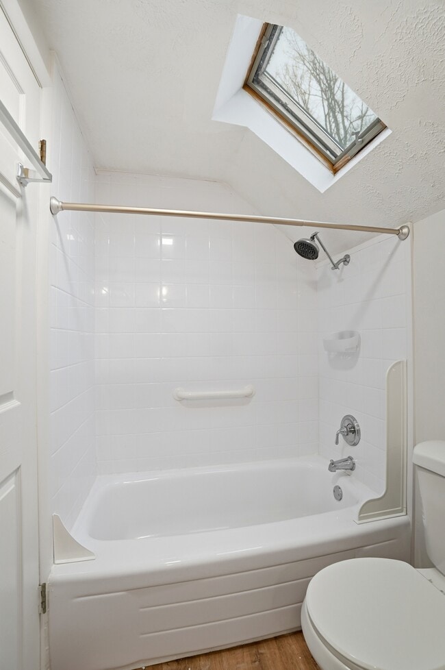 Building Photo - 2481 E Rahn Rd