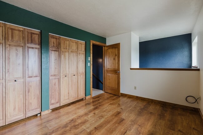 Building Photo - 284 Talisman Dr