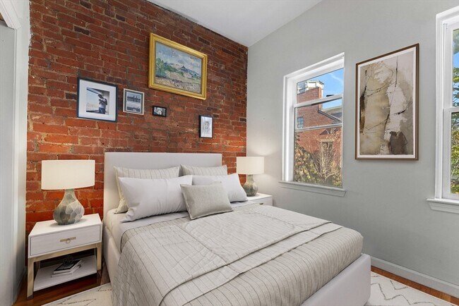 Building Photo - 84 W Concord St