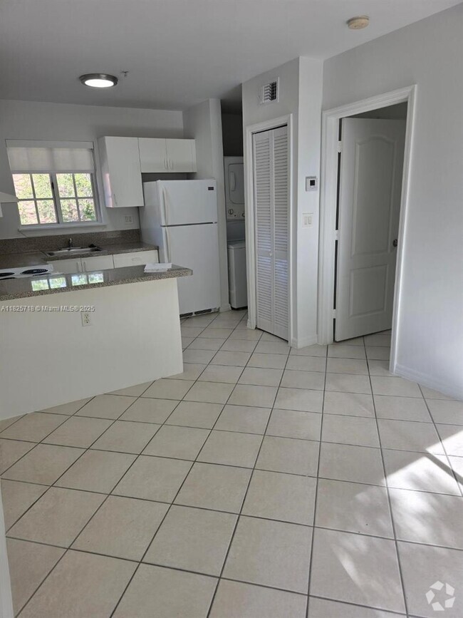 Building Photo - 3090 Bird Ave