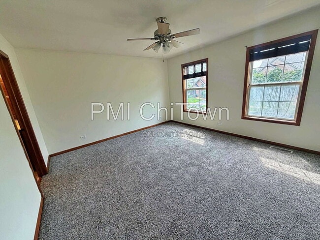 Building Photo - 2050 Rockland Dr