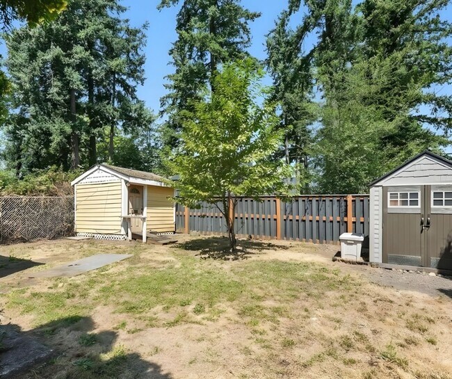 Building Photo - 0125-01