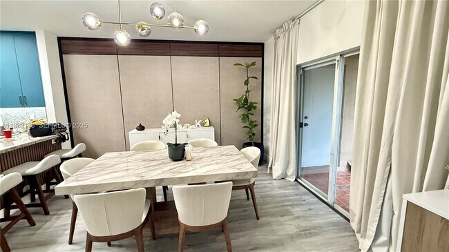 Building Photo - 5725 NW 114th Path