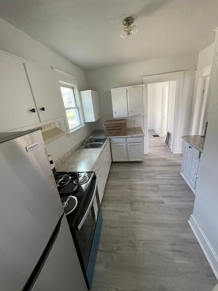 Kitchen - 2105 Sherman Ave