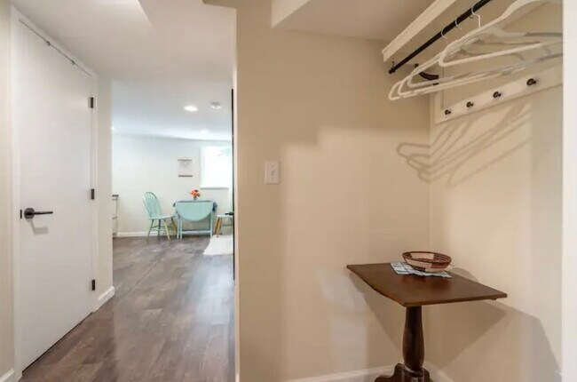 Building Photo - 3330 SE Franklin St