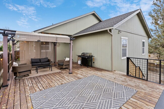 Building Photo - 20657 Beaumont Dr