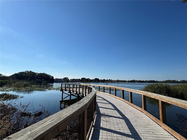 Building Photo - 2600 Lucerne Park Rd