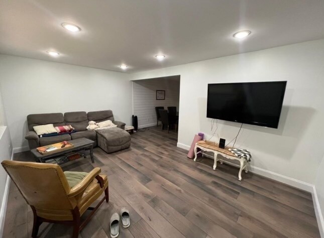 Building Photo - 54 Carolyn Ln