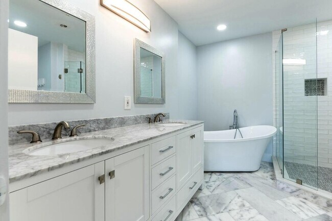 Building Photo - 22791 Trelawny Ter