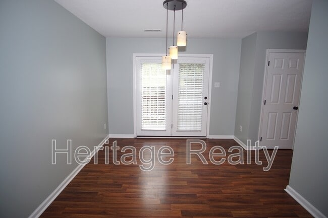 Building Photo - 818 Coleville Way