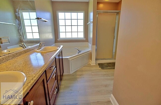Building Photo - 305 Largo Ct