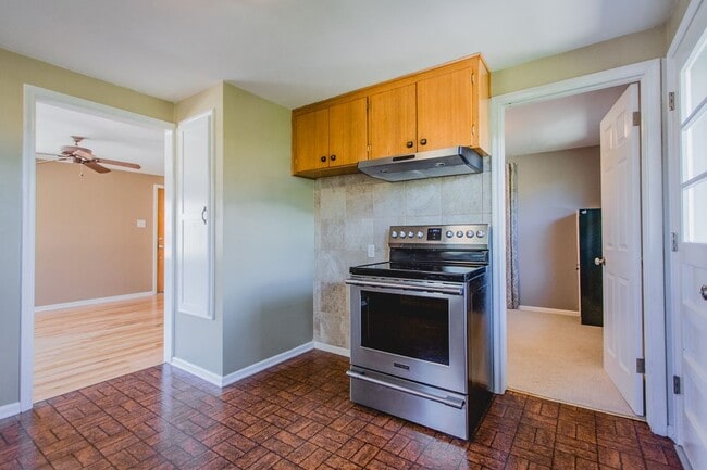 Building Photo - New Finishes in this Home on a Large Lot with Covered Parking and AIR CONDITIONING! MOVE IN READY!