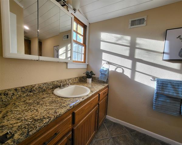 Building Photo - 4121 Apache Trl