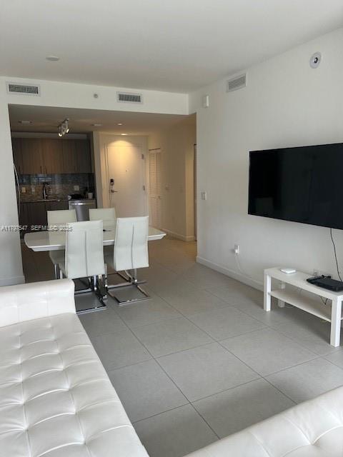 Building Photo - 5350 NW 84th Ave