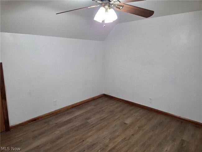 Building Photo - 3976 Faircrest St SW