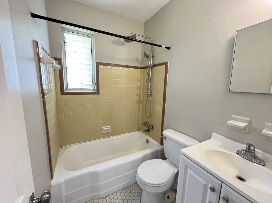 Building Photo - 1635 Brookview Dr S