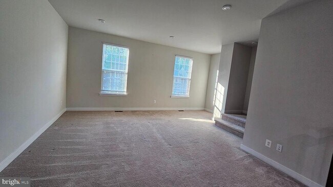 Building Photo - 2055 Rivers Dr