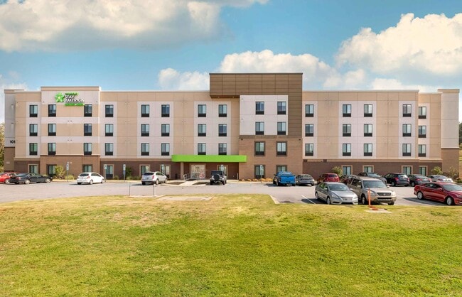 Building Photo - 1013 Woodruff Rd