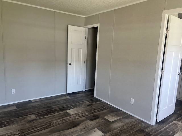 Building Photo - 1800 E Graves Ave