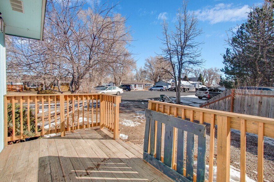 Cute duplex at the end of a culdesac - 3529 Vernon Drive