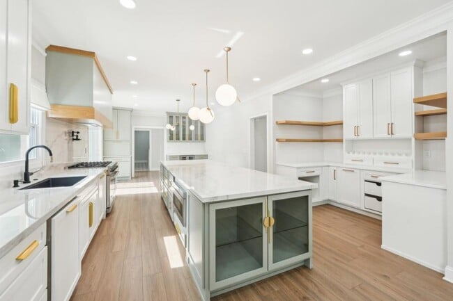 Building Photo - 1600 Spring Arbor Ct