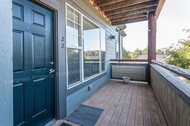 Building Photo - Beautiful 2- Bedroom near Miramont Park!