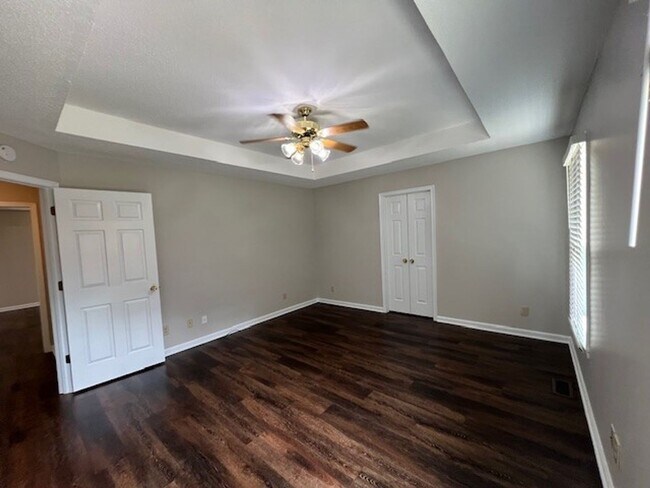 Building Photo - Beautiful Brick Home With 2 Car Garage
