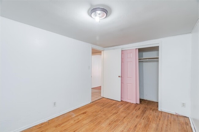 Building Photo - 392 Union St