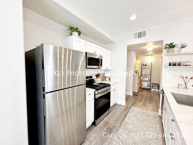Building Photo - 8250 N Grand Canyon Dr