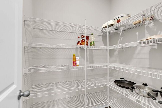 Building Photo - 534 Alderly Dr