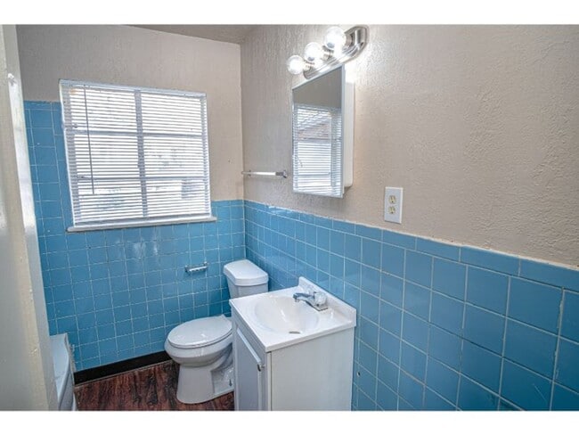 Building Photo - Cozy Remodeled Home Near Downtown