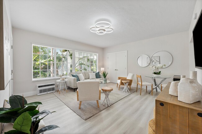 Building Photo - 2418 Flamingo Dr