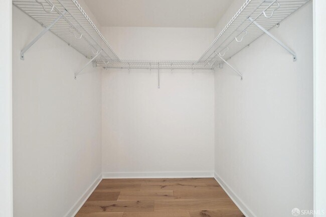 Building Photo - 333 Main St