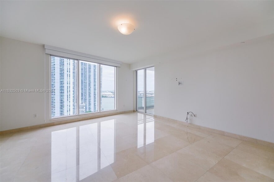 Building Photo - 901 Brickell Key